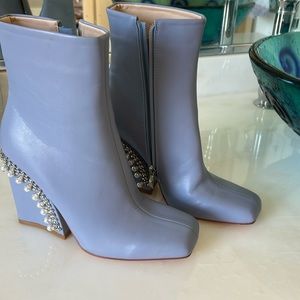 Brand new pearl booties